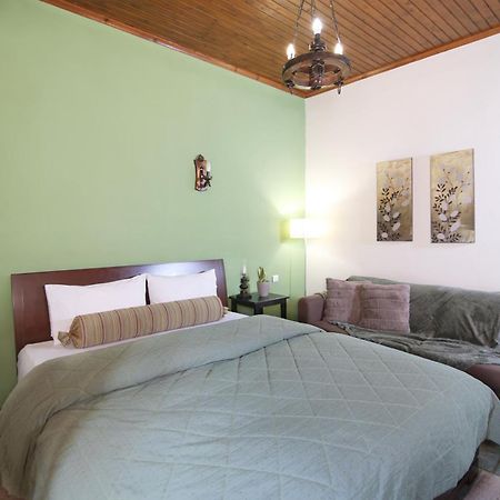 Guesthouse Alexandra Eptálofos Buitenkant foto