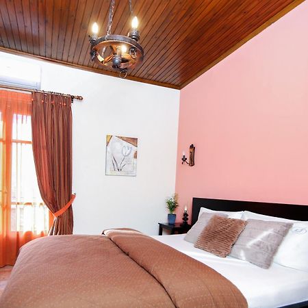Guesthouse Alexandra Eptálofos Buitenkant foto